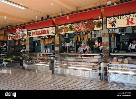 imagenes de una polleria|Polleria fotos de stock, imágenes de Polleria sin royalties.